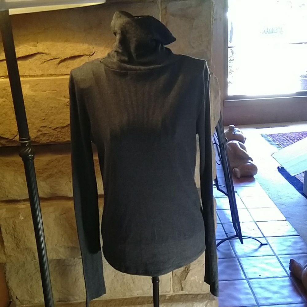 Comfy dark grey turtleneck sweater